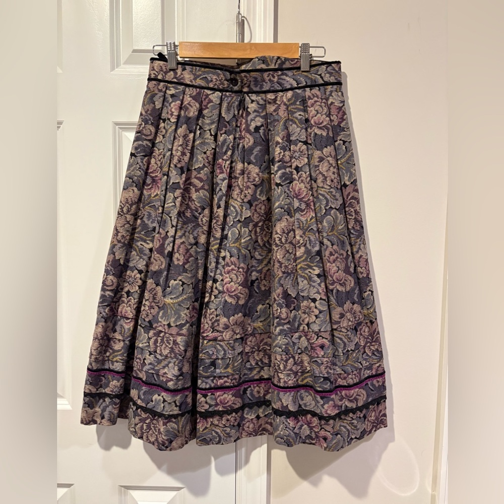 Vintage Austrian Made Tapestry Midi Skirt - Picture 5 of 10